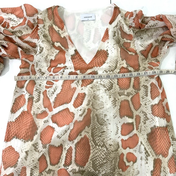 Adrienne Snake Print Blouson Sleeve V-Neck Pink Blush Metallic Size Small - Picture 8 of 12